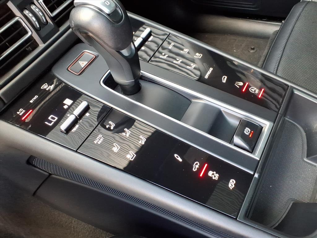 2023 Porsche Macan GTS photo 10