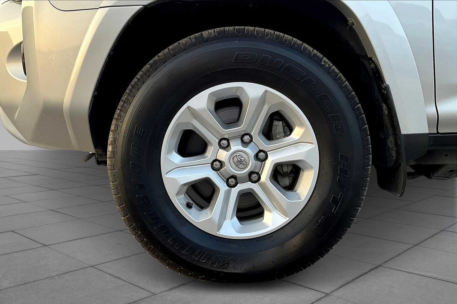 2024 Toyota 4Runner SR5 photo 9