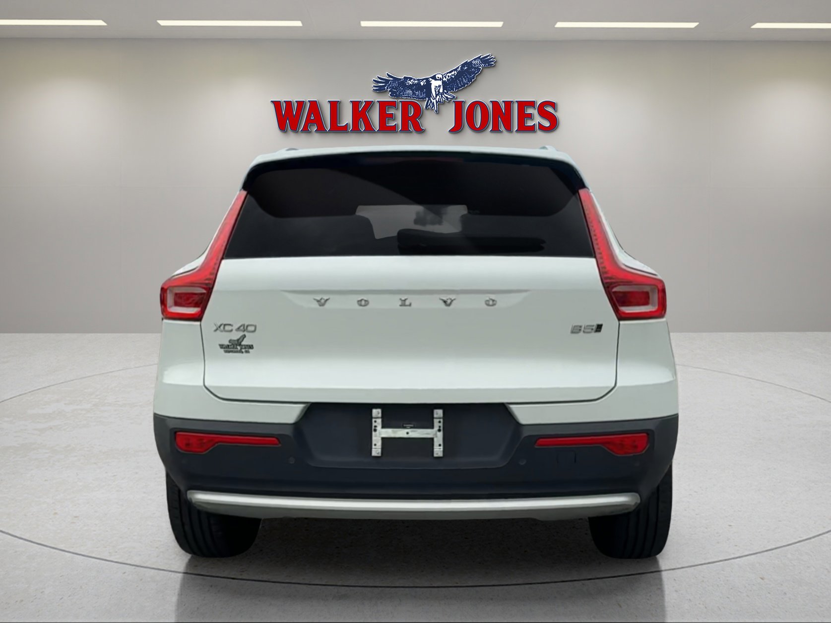 2023 Volvo XC40 Plus photo 3