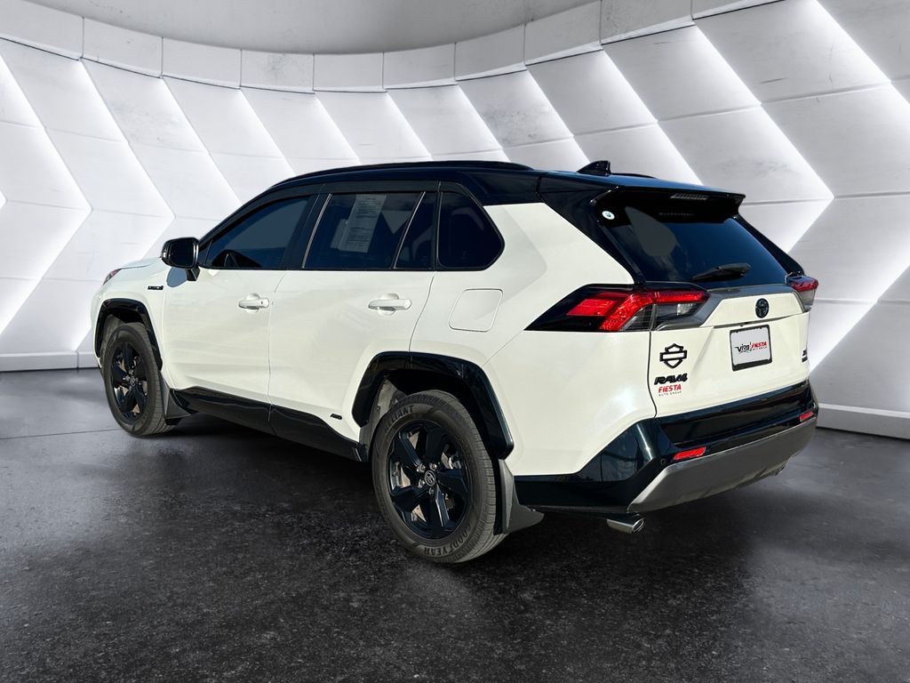2020 Toyota RAV4 Hybrid XSE photo 6