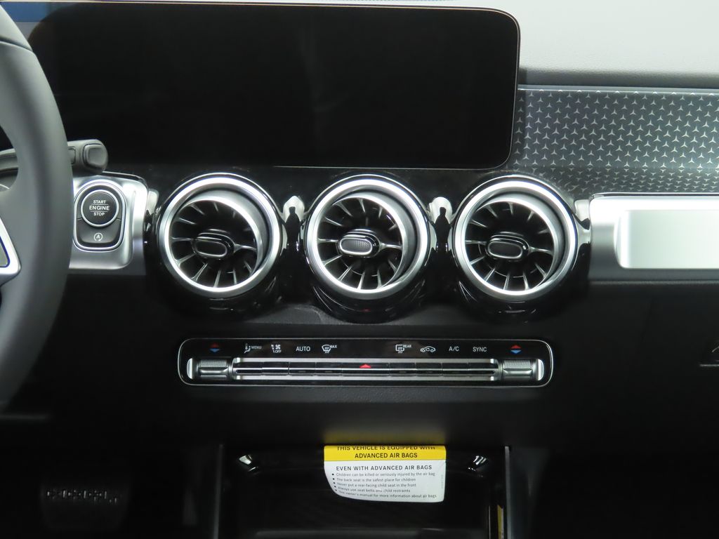 2026 Mercedes Benz GLB 250 photo 11