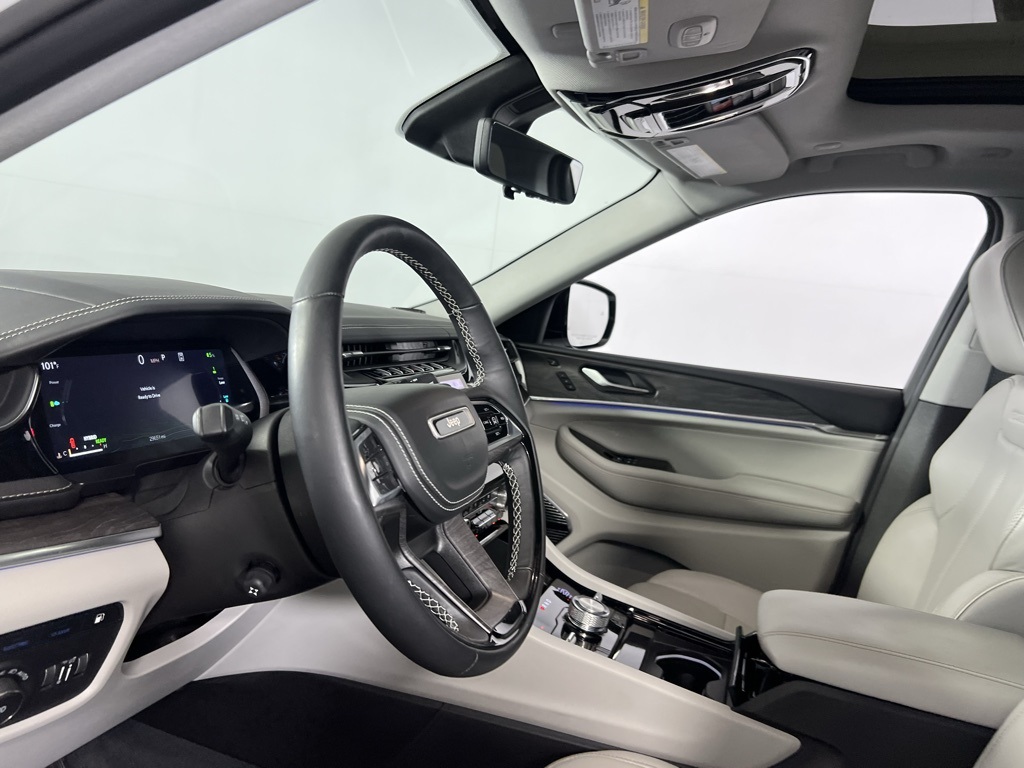 2022 Jeep Grand Cherokee Overland 4xe photo 17