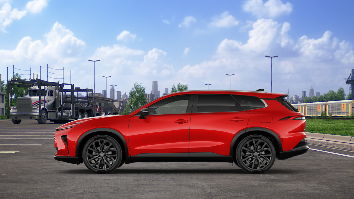 2025 Toyota Crown Signia Limited photo 4