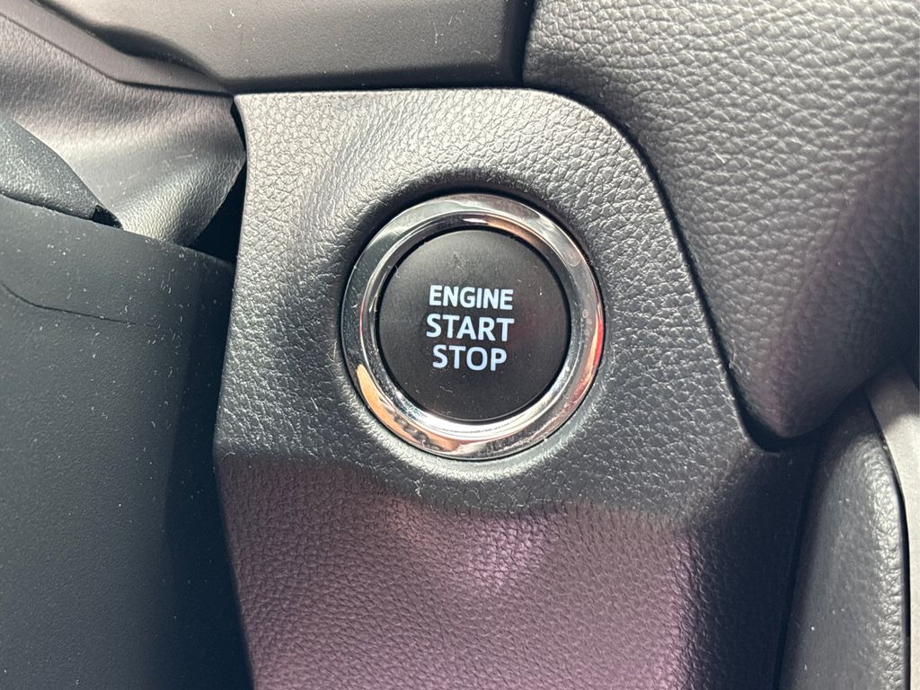 2022 Toyota RAV4 XLE photo 27