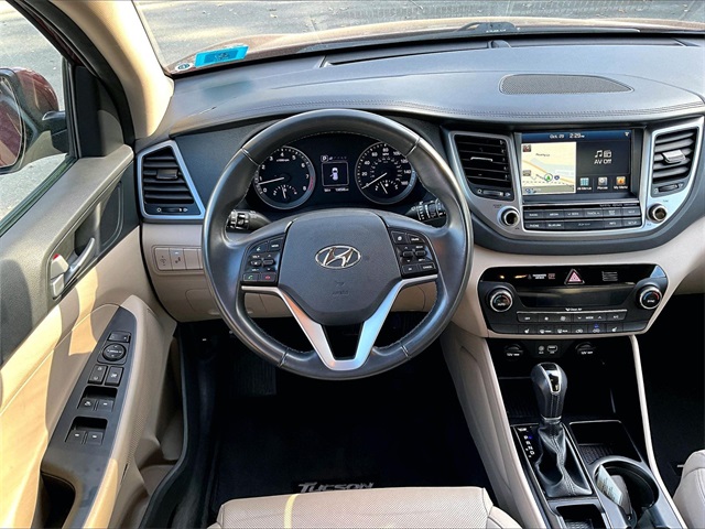 2017 Hyundai Tucson SE Plus photo 2