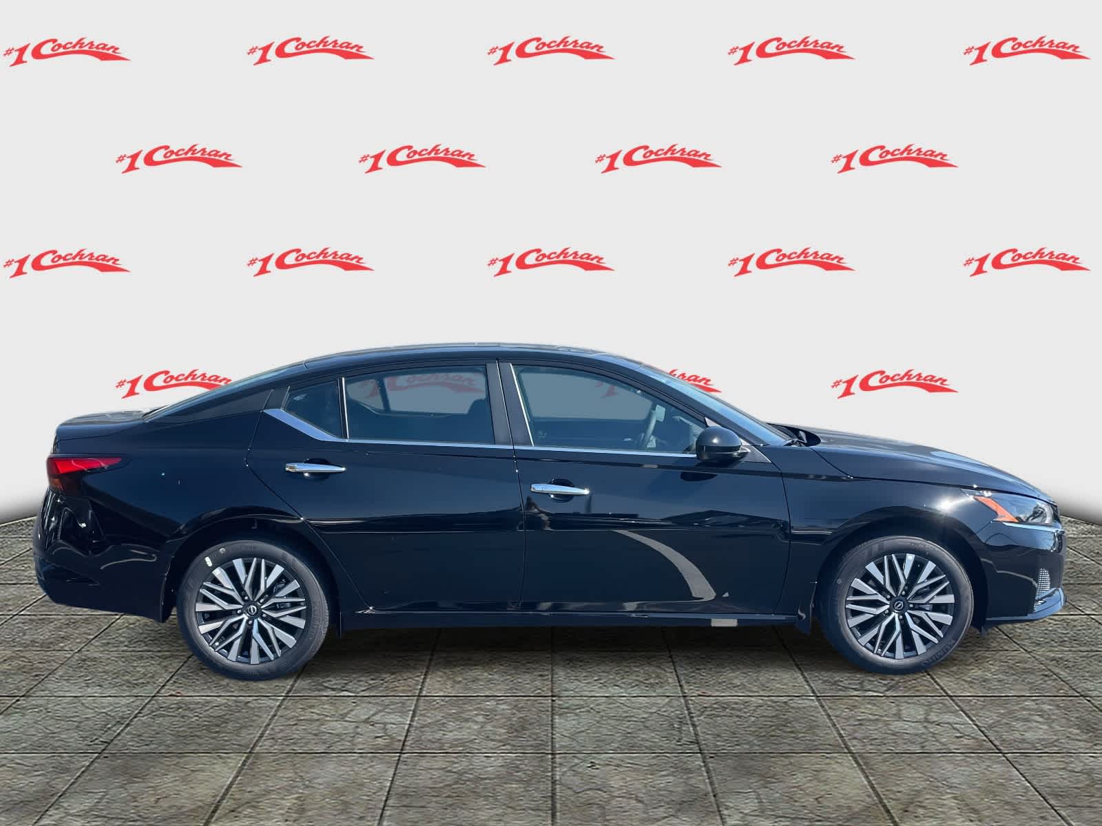 2025 Nissan Altima 2.5 SV photo 2