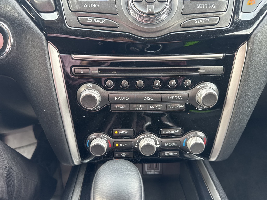 2018 Nissan Pathfinder SV photo 8