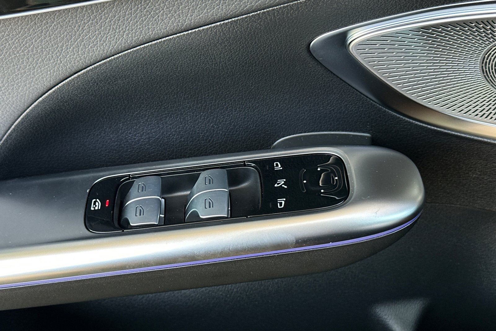 2025 Mercedes Benz C 300 photo 22