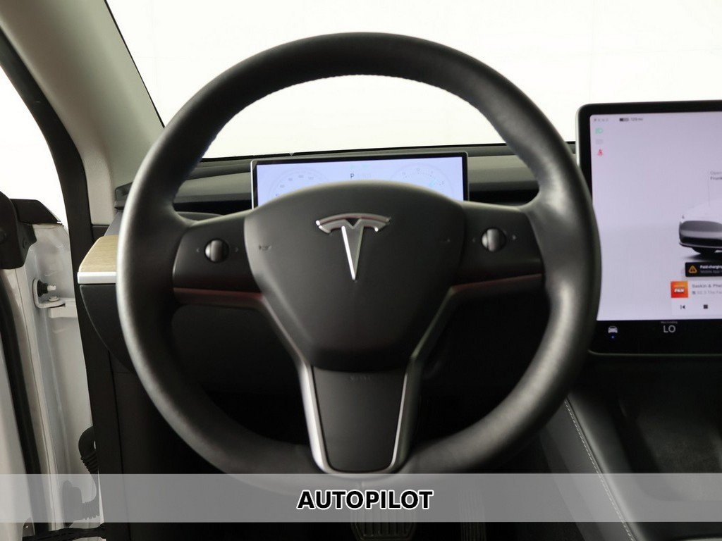2023 Tesla Model Y Long Range photo 2