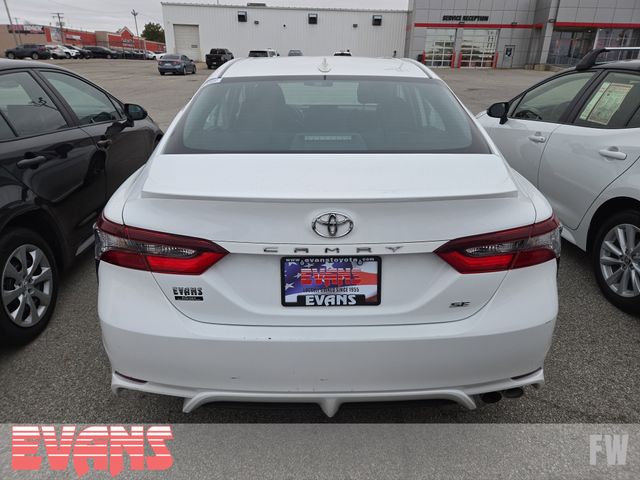 2024 Toyota Camry SE photo 4