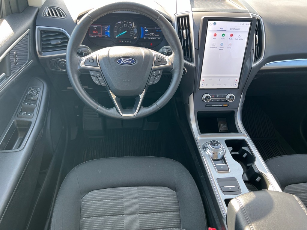 2022 Ford Edge SEL photo 3