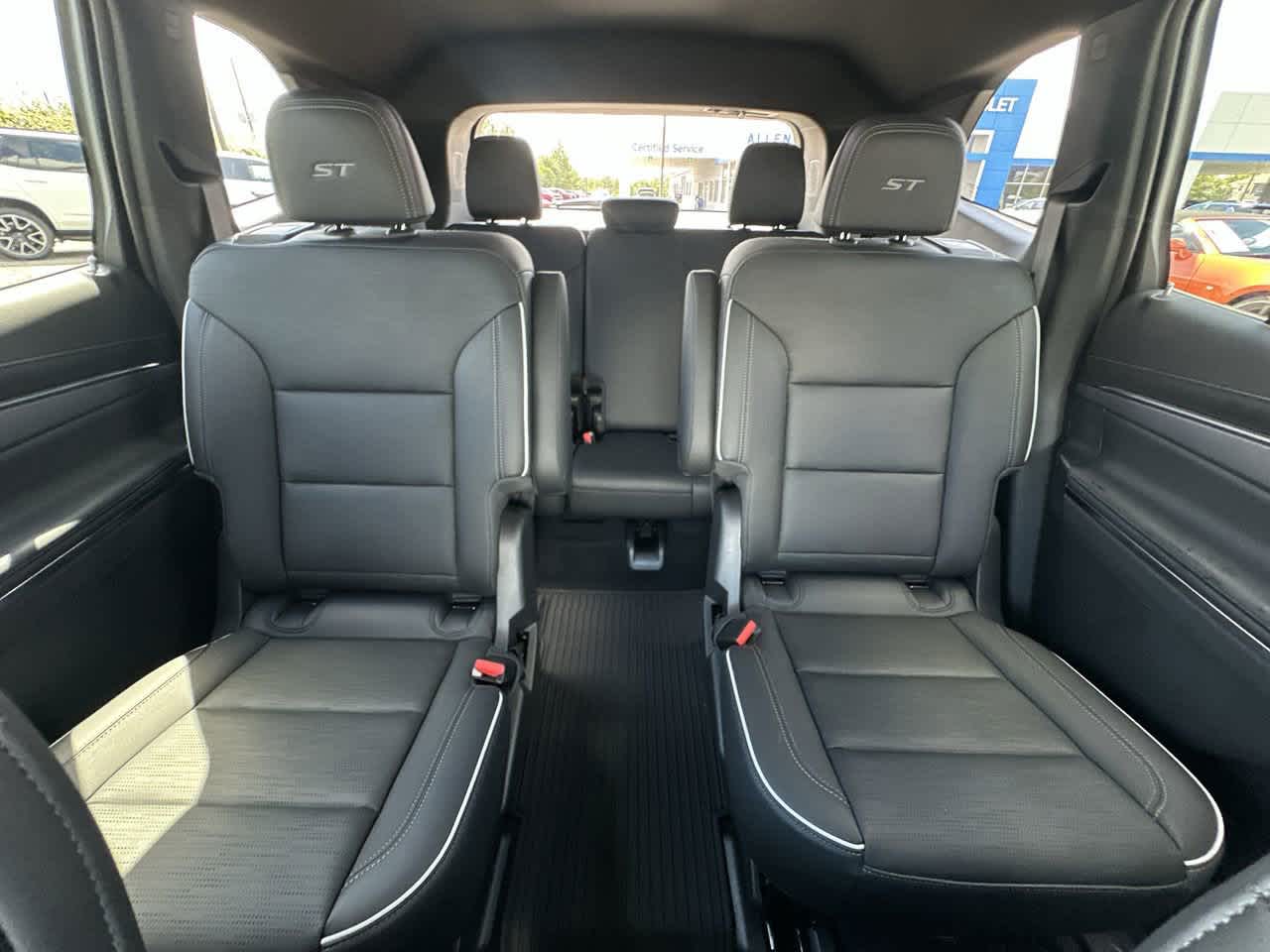 2025 Buick Enclave Sport Touring photo 4
