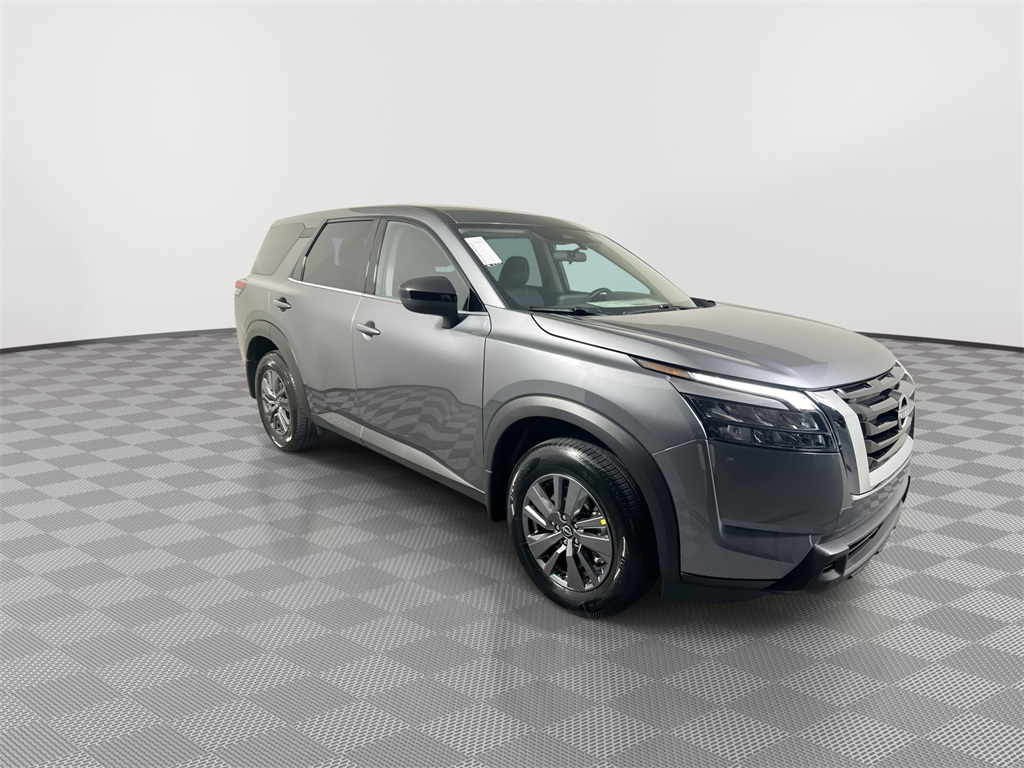 2025 Nissan Pathfinder S photo 2