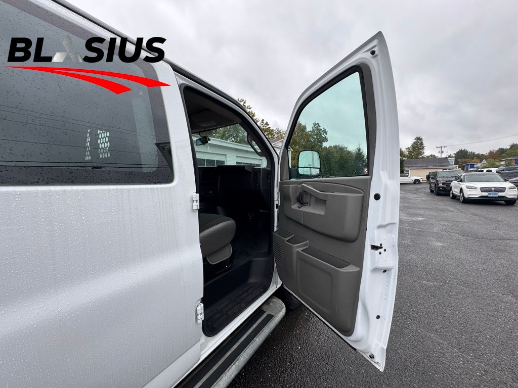 2023 Chevrolet Express 2500 Work Van photo 9