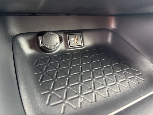 2025 Toyota RAV4 LE photo 27