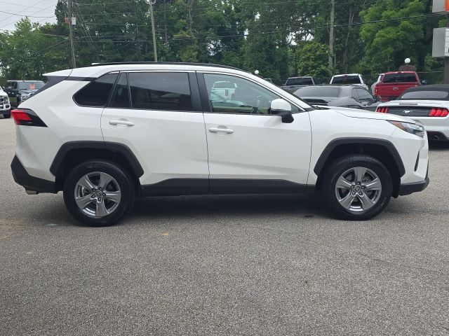 2022 Toyota RAV4 XLE photo 6