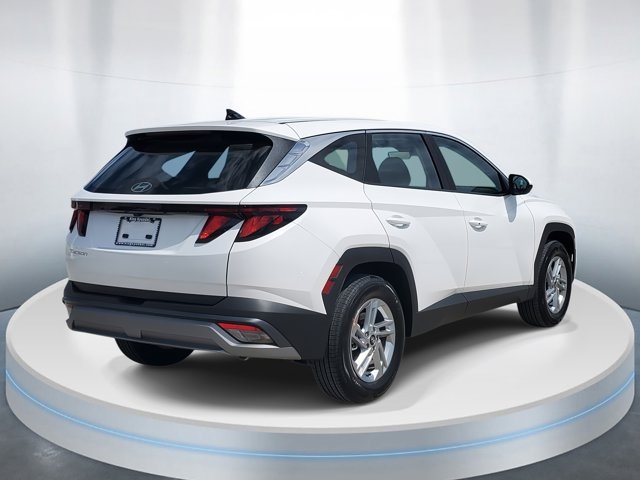 2026 Hyundai Tucson SE photo 3