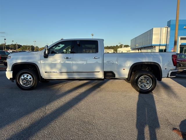 2026 Chevrolet Silverado 3500HD High Country photo 4