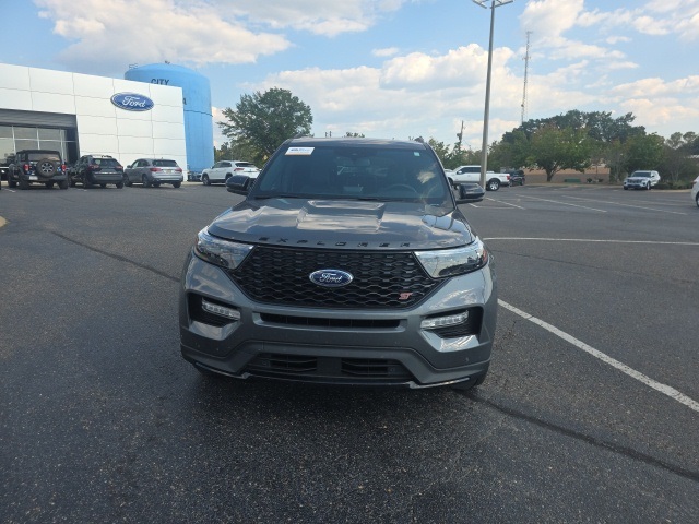 2024 Ford Explorer ST photo 6