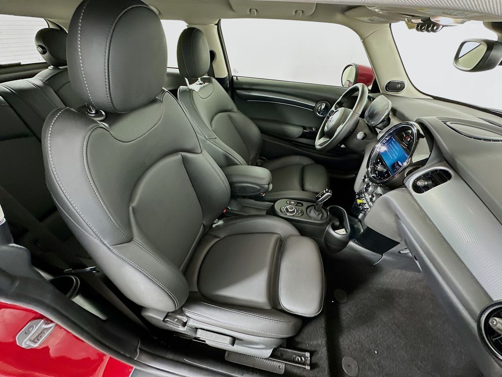 2024 Mini Cooper SE Signature photo 23