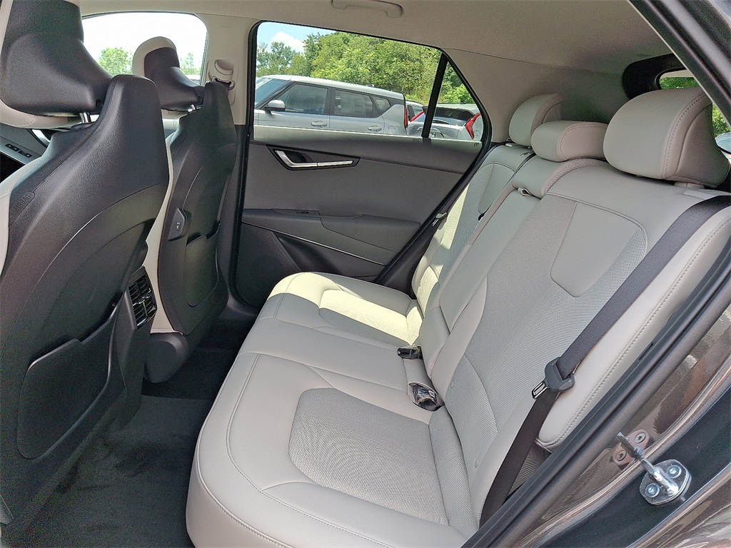 2025 Kia Niro EX photo 7