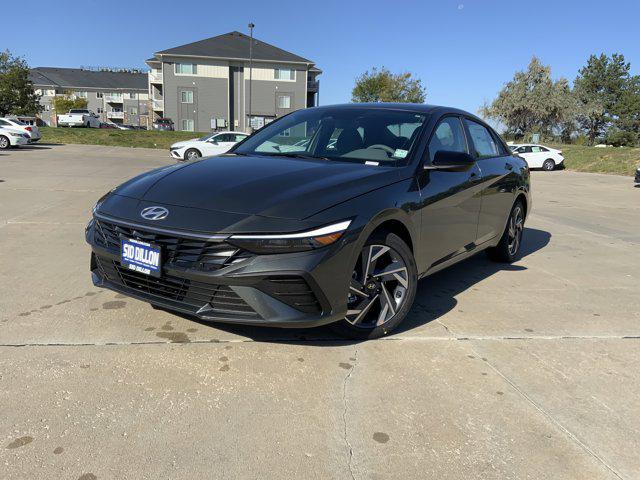 2025 Hyundai Elantra SEL's photo