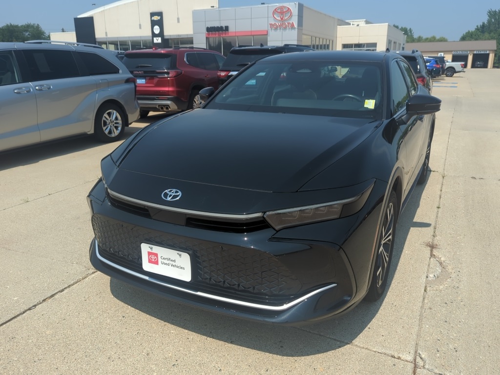 2024 Toyota Crown Limited's photo