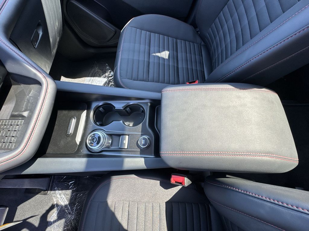 2025 Ford Explorer ST-Line photo 20