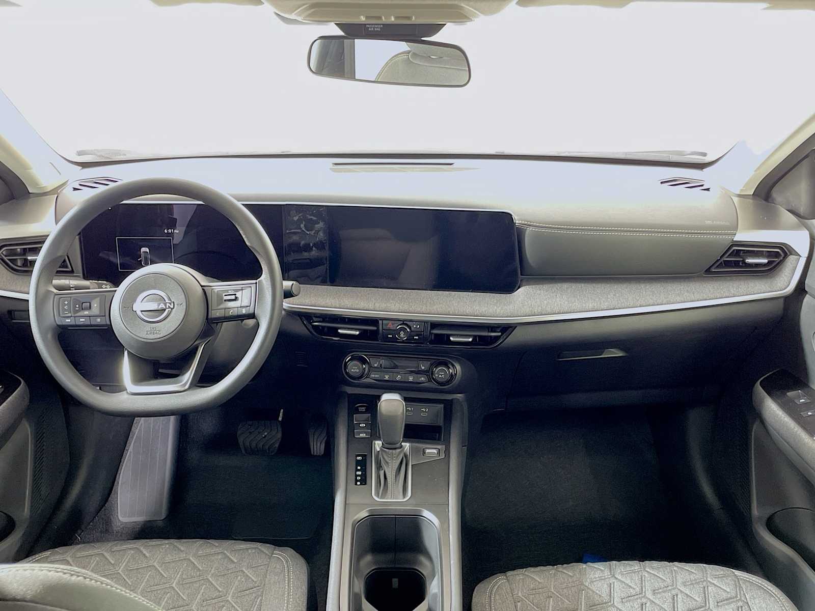 2026 Nissan Kicks SV photo 2