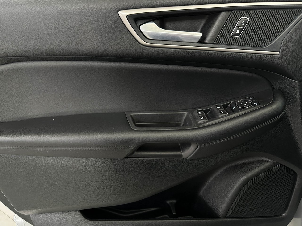 2023 Ford Edge SEL photo 20
