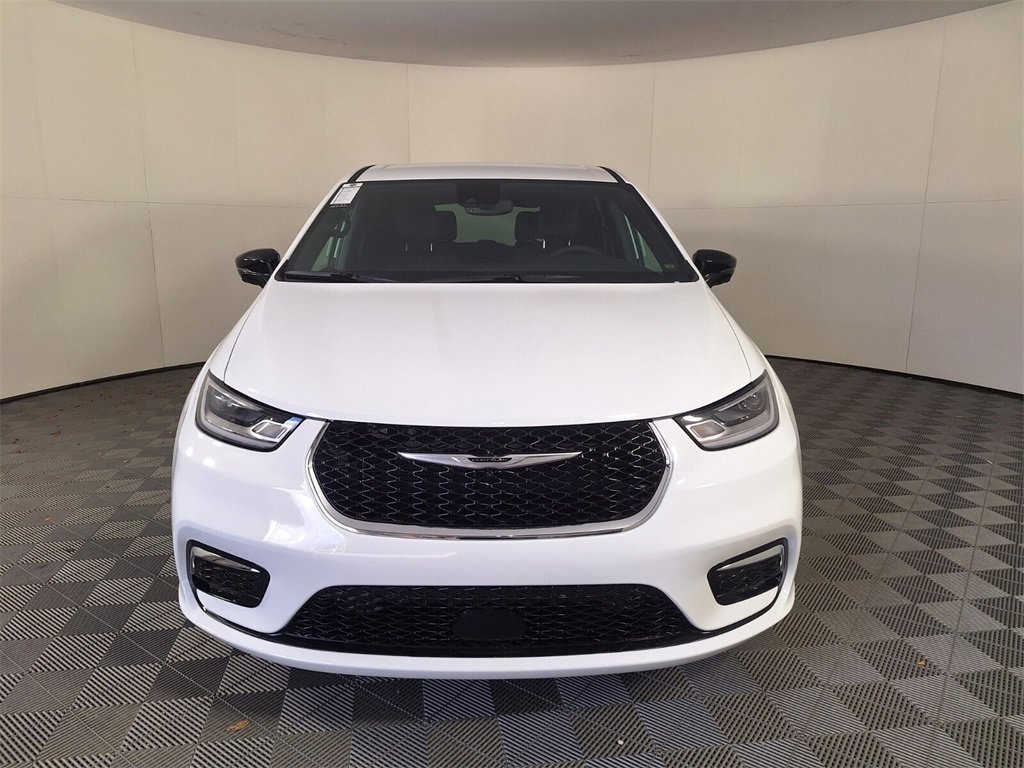 2025 Chrysler Pacifica photo 3