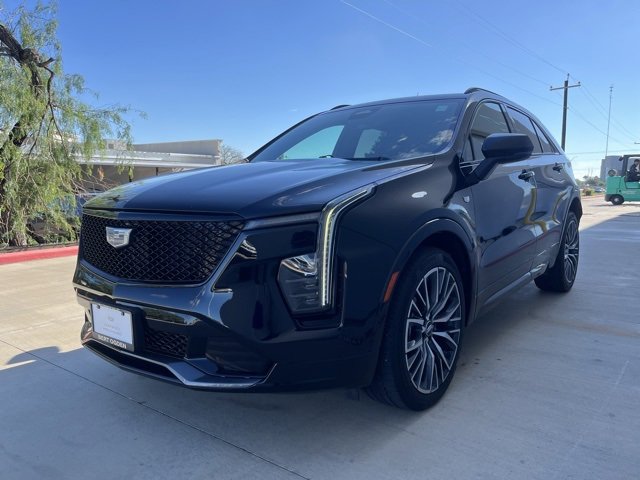 2024 Cadillac XT4 Sport photo 2