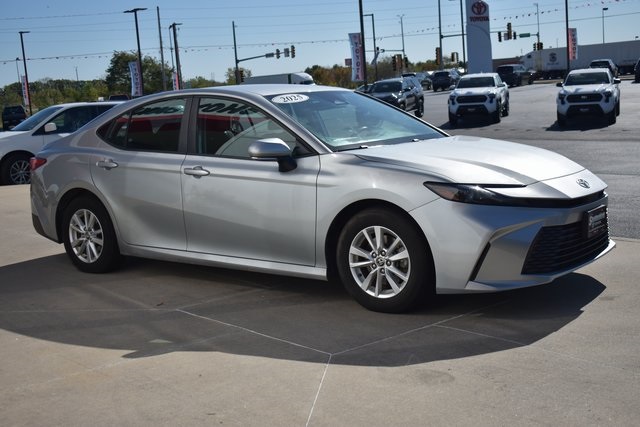 2025 Toyota Camry LE photo 3