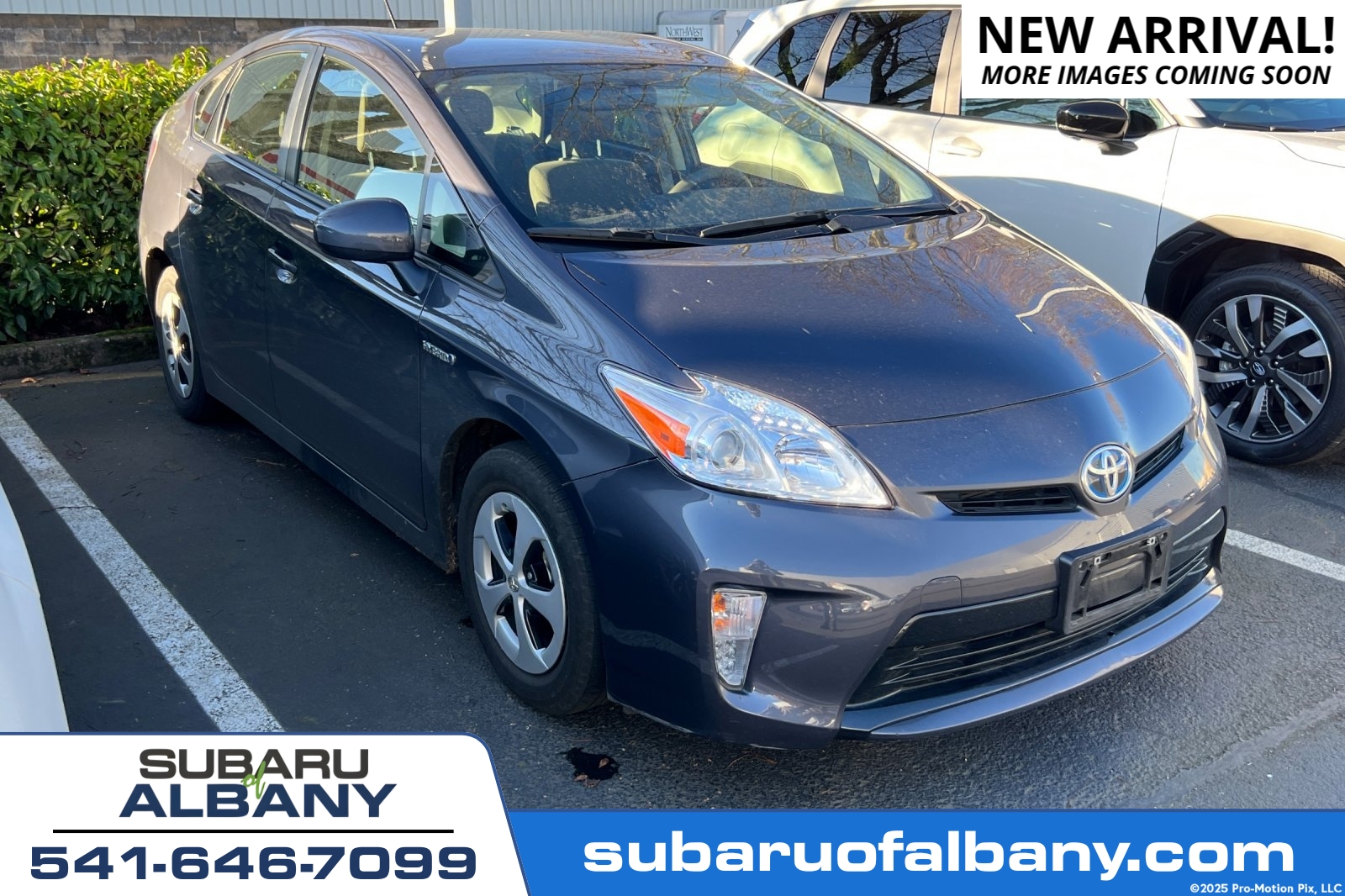 2015 Toyota Prius Two's photo