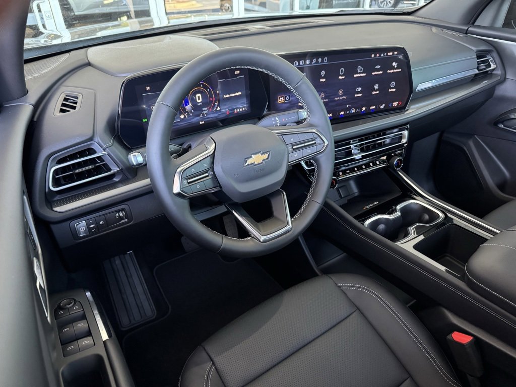 2026 Chevrolet Traverse photo 3