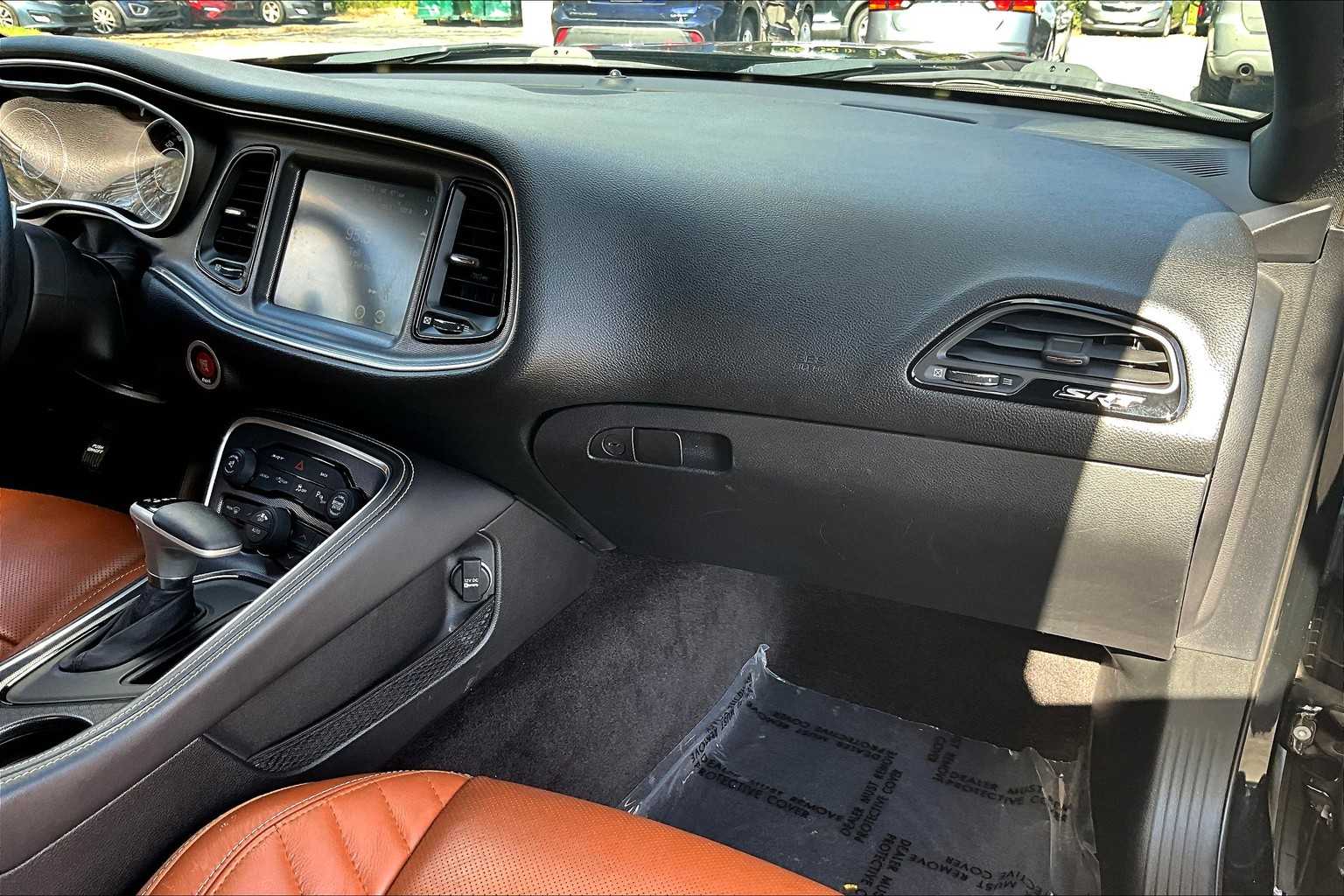 2016 Dodge Challenger SRT8 392 photo 18