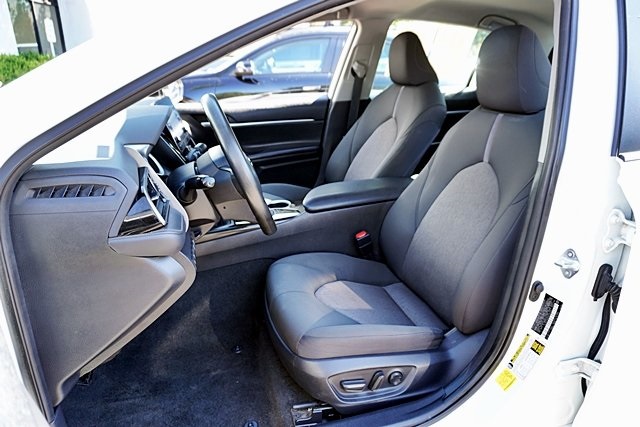 2023 Toyota Camry LE photo 13