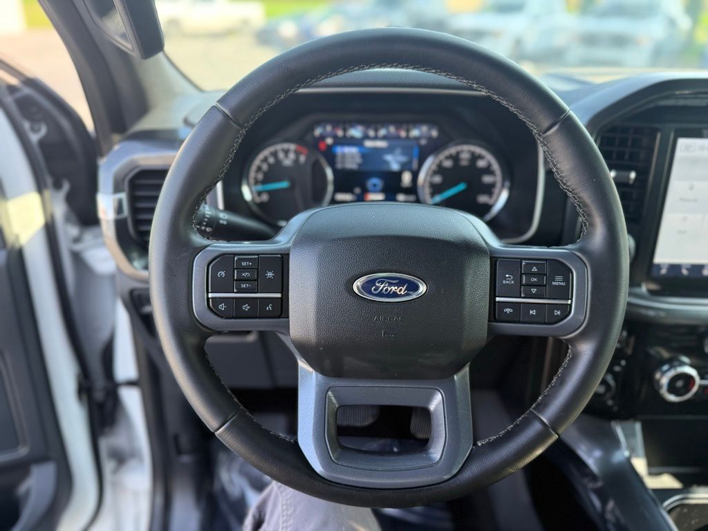 2023 Ford F-150 XLT photo 3