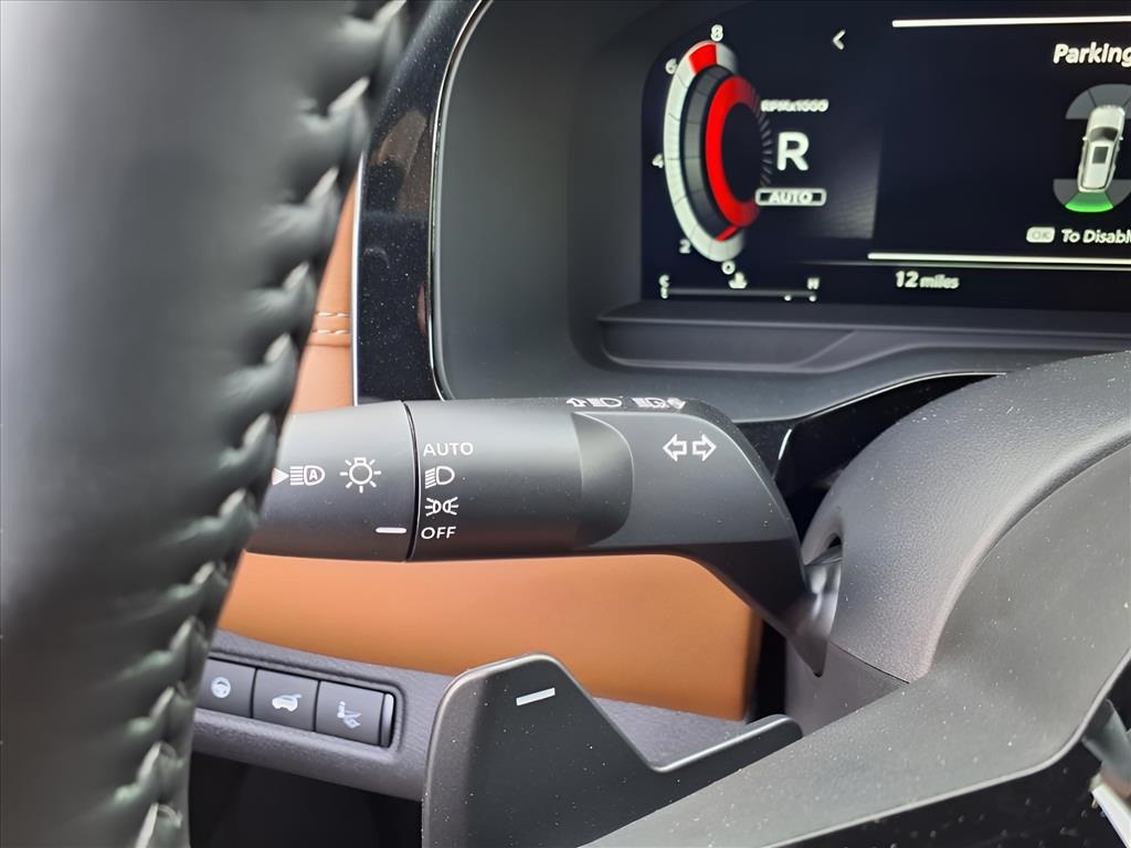2025 Nissan Pathfinder Platinum photo 20