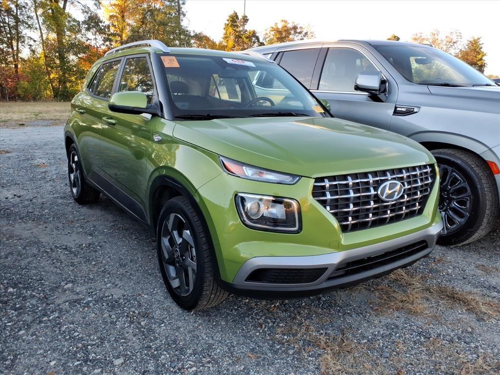 2024 Hyundai Venue SEL photo 4