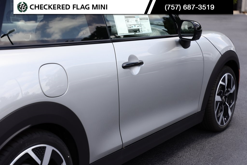 2025 Mini Cooper S Iconic photo 10