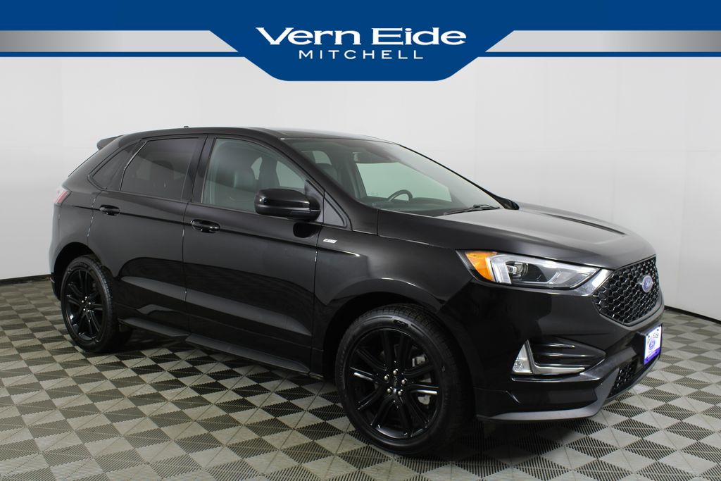 2023 Ford Edge ST-Line's photo