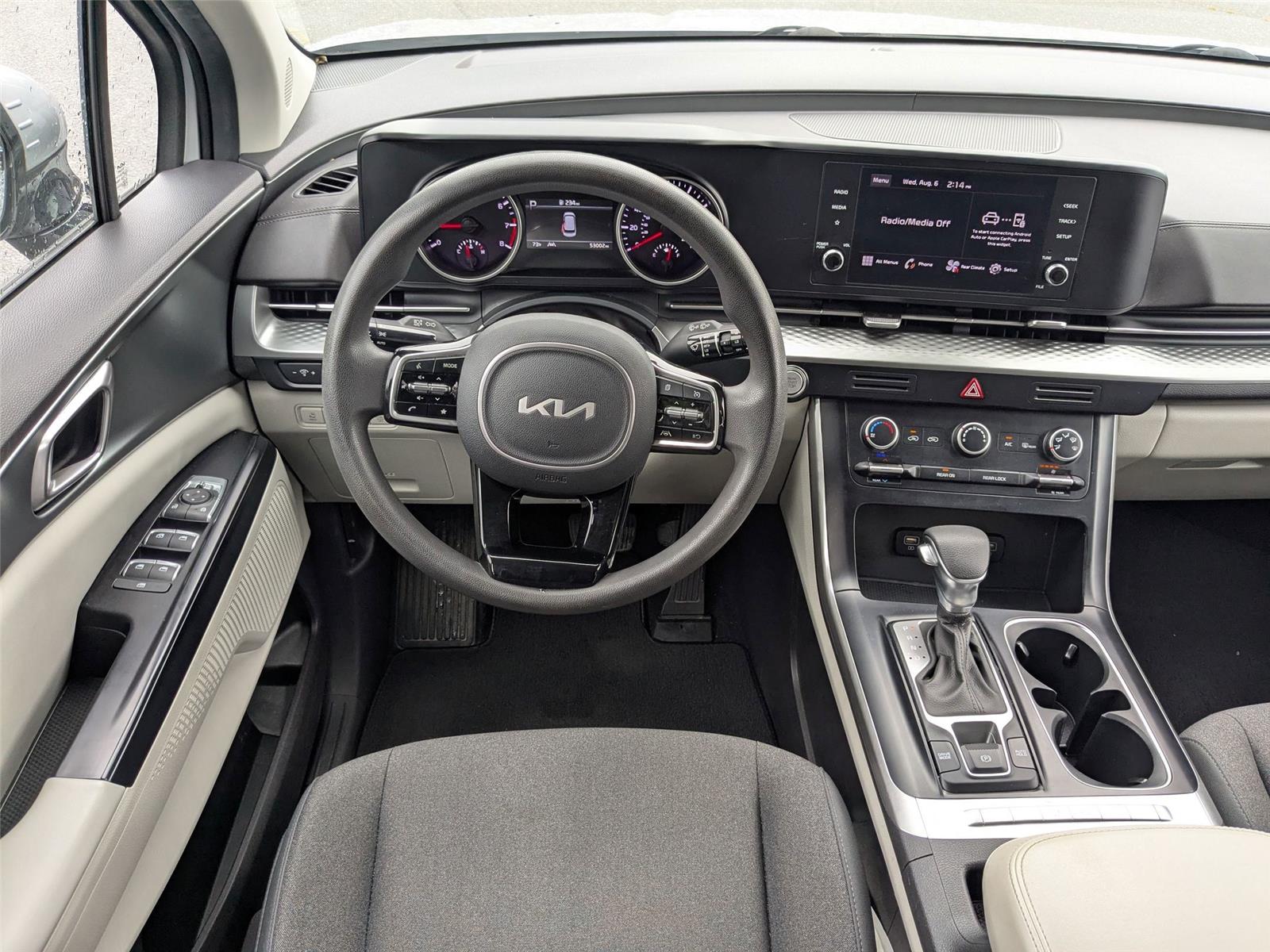 2022 Kia Carnival LX photo 28