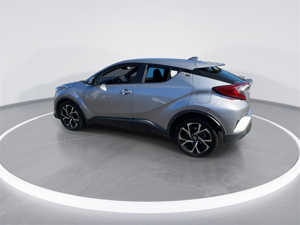 2019 Toyota C-HR XLE photo 8