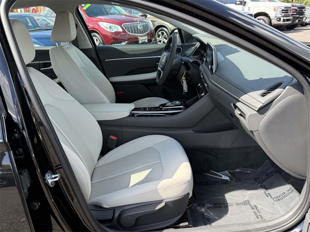 2023 Hyundai Sonata SE photo 13