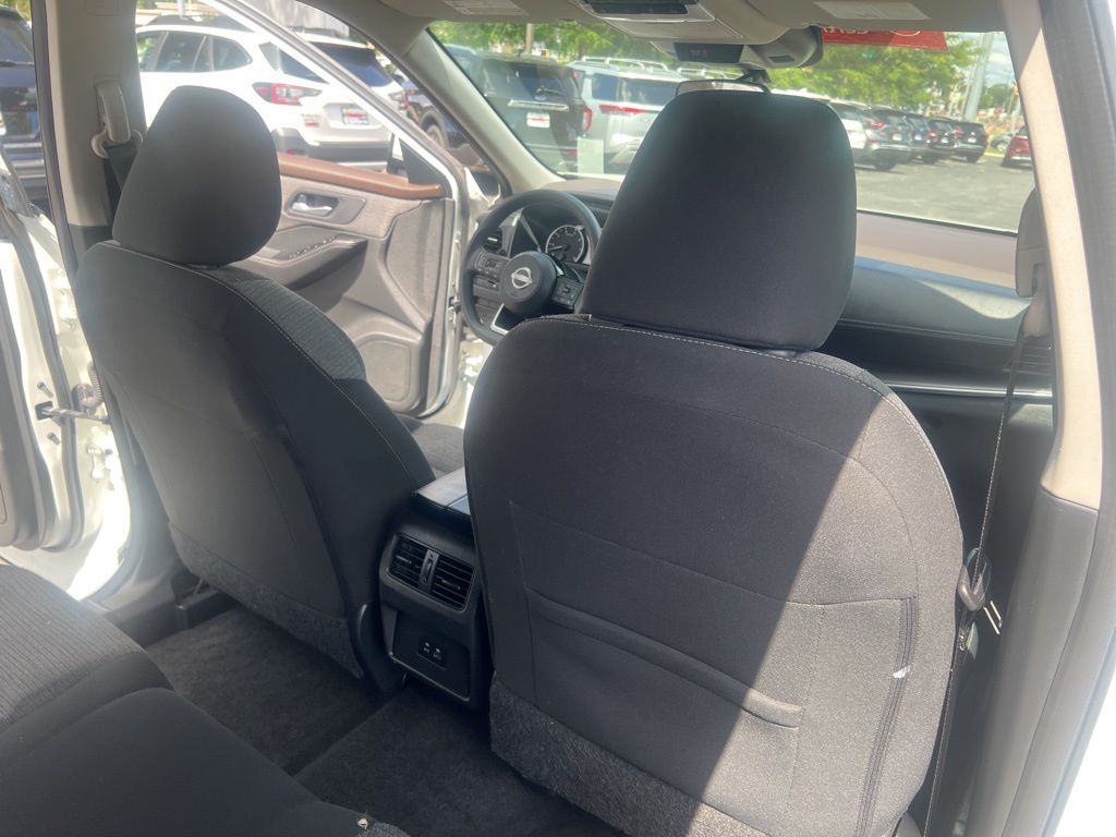 2023 Nissan Rogue SV photo 10