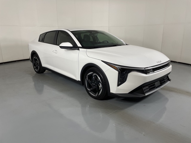 2025 Kia K4 EX photo 2