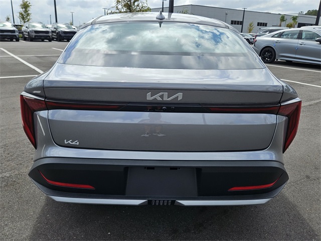 2025 Kia K4 LXS photo 8