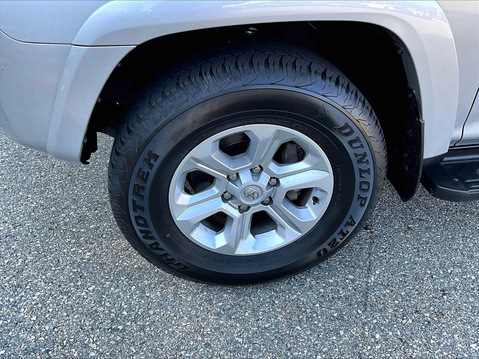 2024 Toyota 4Runner SR5 Premium photo 7