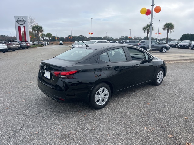 2025 Nissan Versa S photo 4
